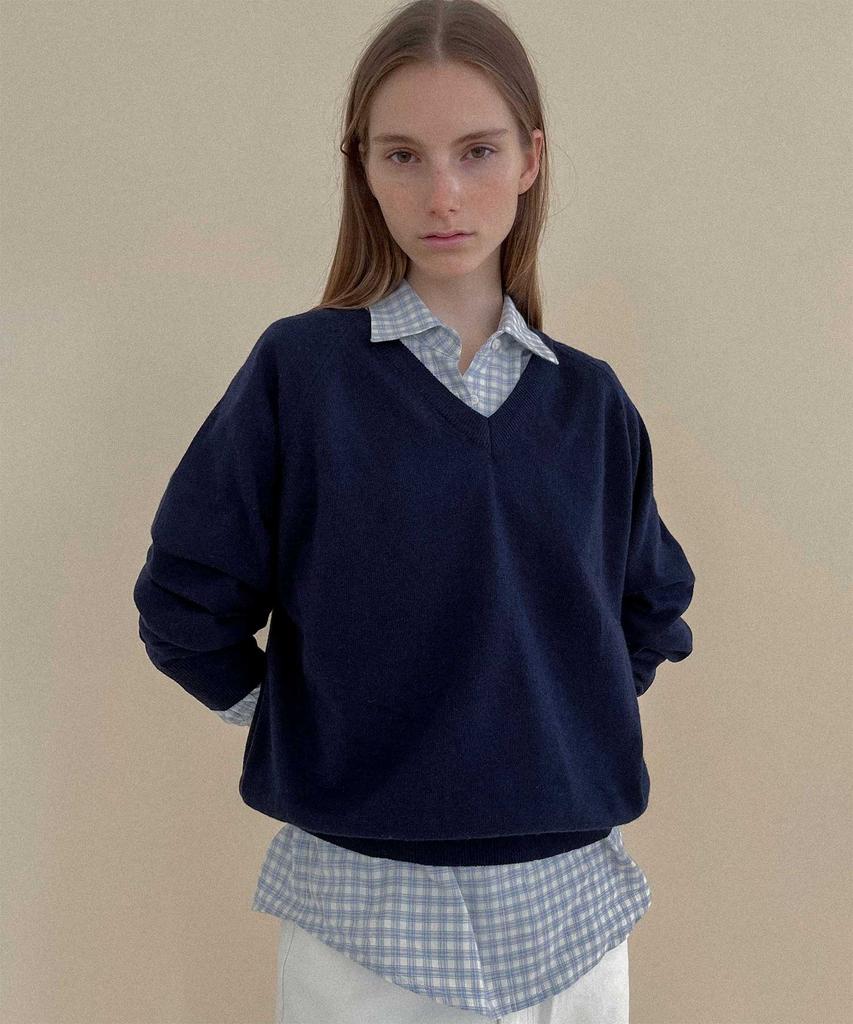 STUDIO SALT Classic V-Neck Pullover_Navy