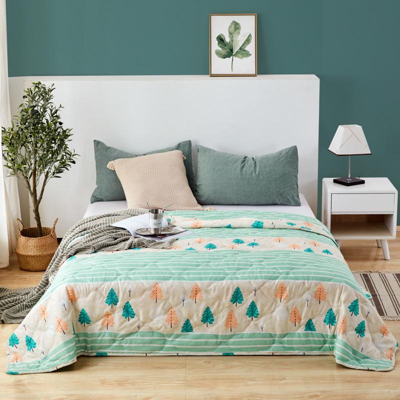 Ultrasonic Embossed Diamond Velvet Summer Quilt – Lightweight and Cool Gift Quilt