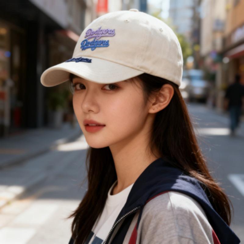 Adjustable NY College Style Baseball Cap for Adults - Unisex, Simple, Versatile Duckbill Design