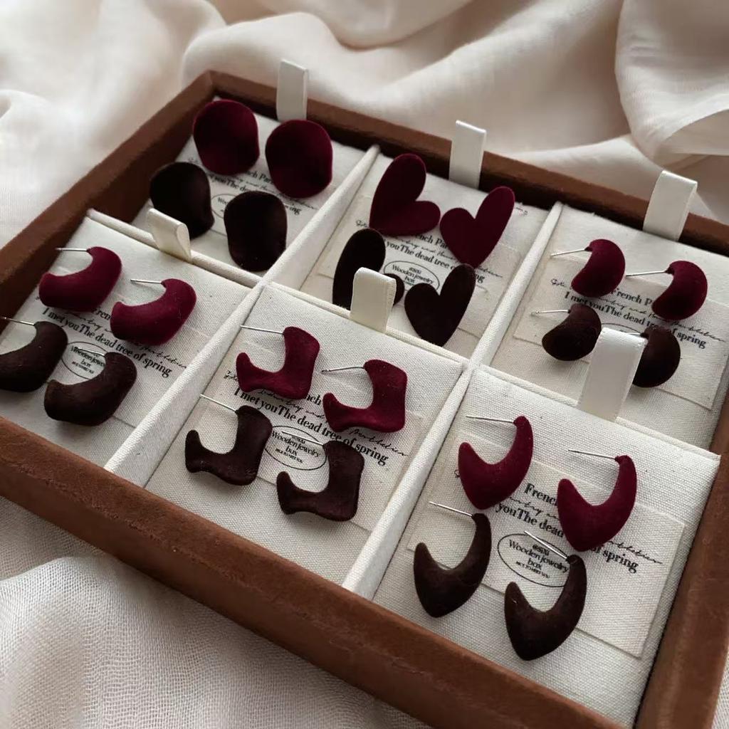 Vintage Suede Stud Earrings Ankola Red Temperament High-End Autumn And Winter French Versatile Atmosphere Earrings