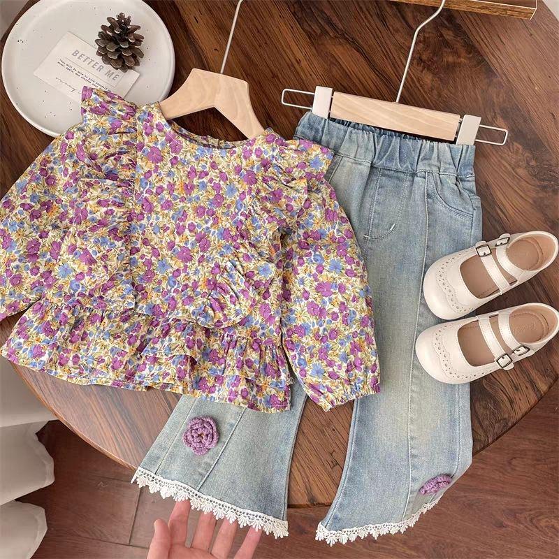 Modny zestaw koszuli w kwiaty i dżinsów z koronkowym wykończeniem dla dziewczynek na rok 2025