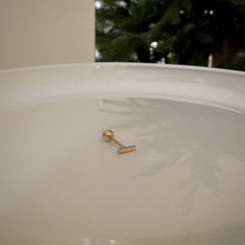 youngglow 14k mini twist bar piercing