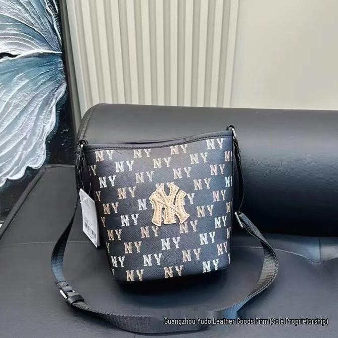 MLB Unisex 2023 Classic Crossbody Bucket Bag - Celebrity Style, Versatile and Casual Shoulder Bag