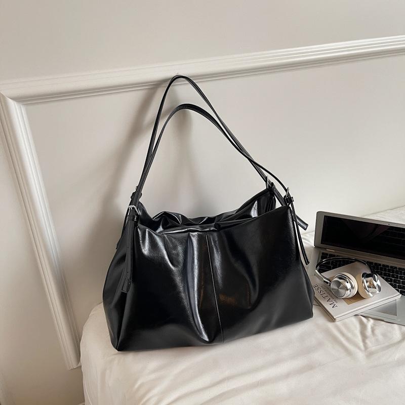 Retro Commuter Bag Women's Bag 2025 Autumn New Trend Fashion Shoulder Tote Bag Large Capacity Armpit Bag