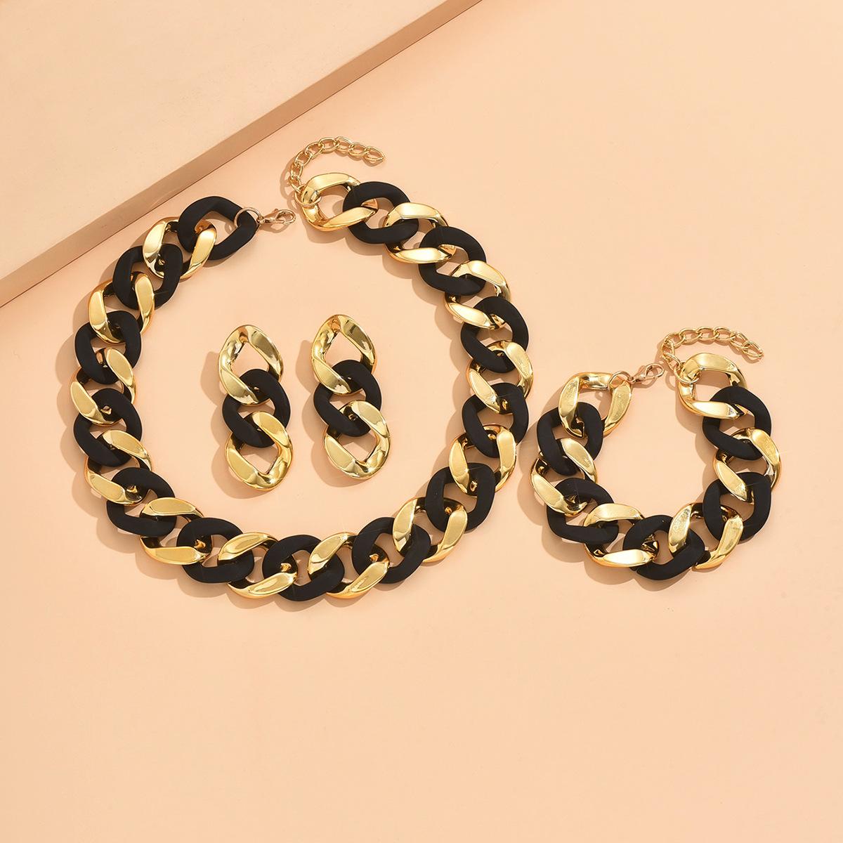 

Модные украшения для женщин