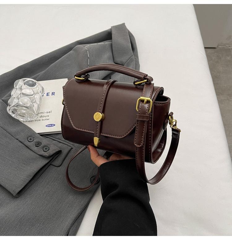 Women's bag autumn and winter high-end sense exquisite niche design handbag women's 23 new Korean version fashion messenger small square bag