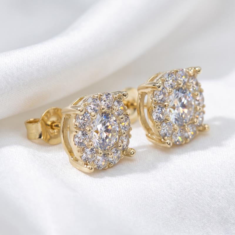 Full of zircon ears, popular hip-hop four-claw round earrings, simple commuter versatile women's earrings