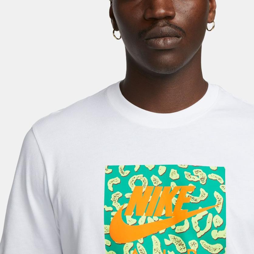 Nike Sportswear Graphic Print Crew Neck T-Shirt Men Tops White FB9815-100