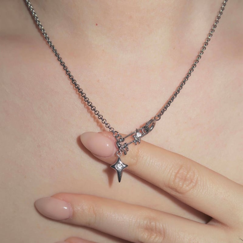 821WEBSERVICE twinkle pin necklace