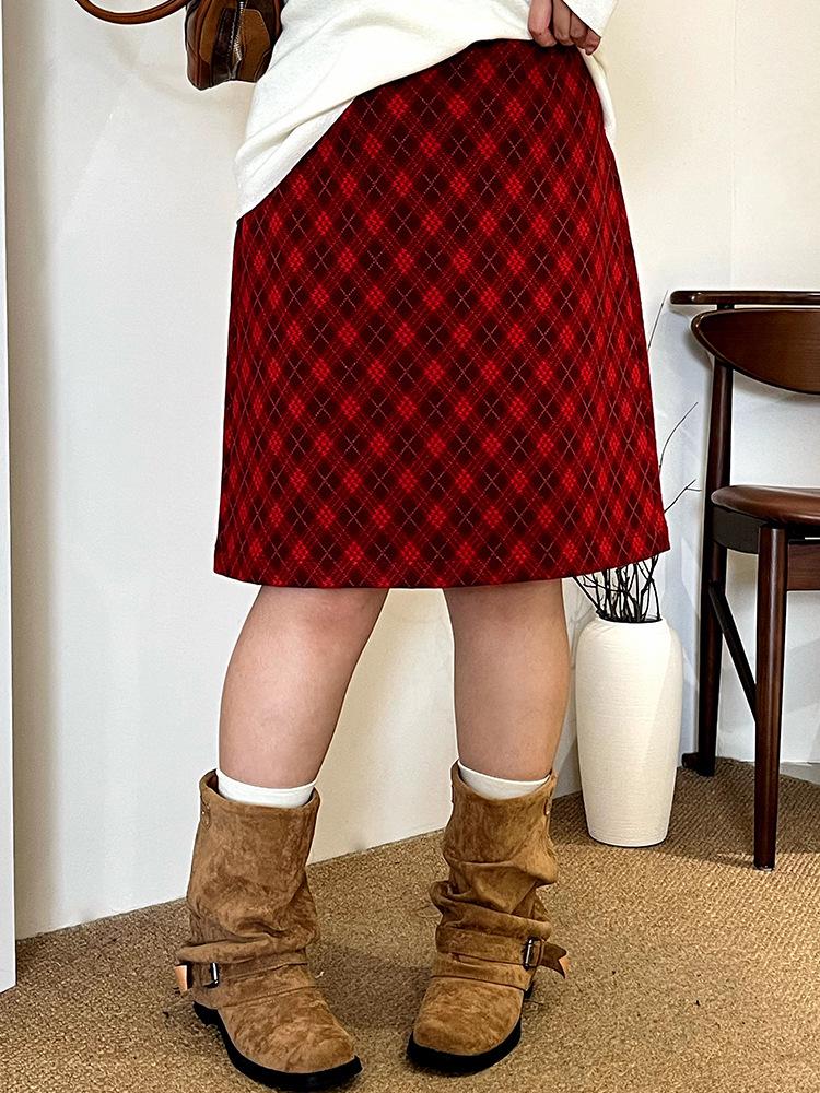 

Plus Size Retro Diamond Plaid A-Line Skirt | Women s Elegant Winter 2025 Collection XL (60-70 kg) красный