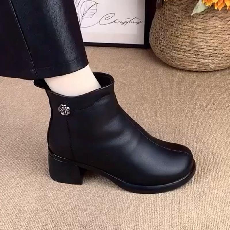 2025 autumn and winter new soft leather low-heeled boots women's soft leather round head temperament versatile square heel soft-soled plush f
