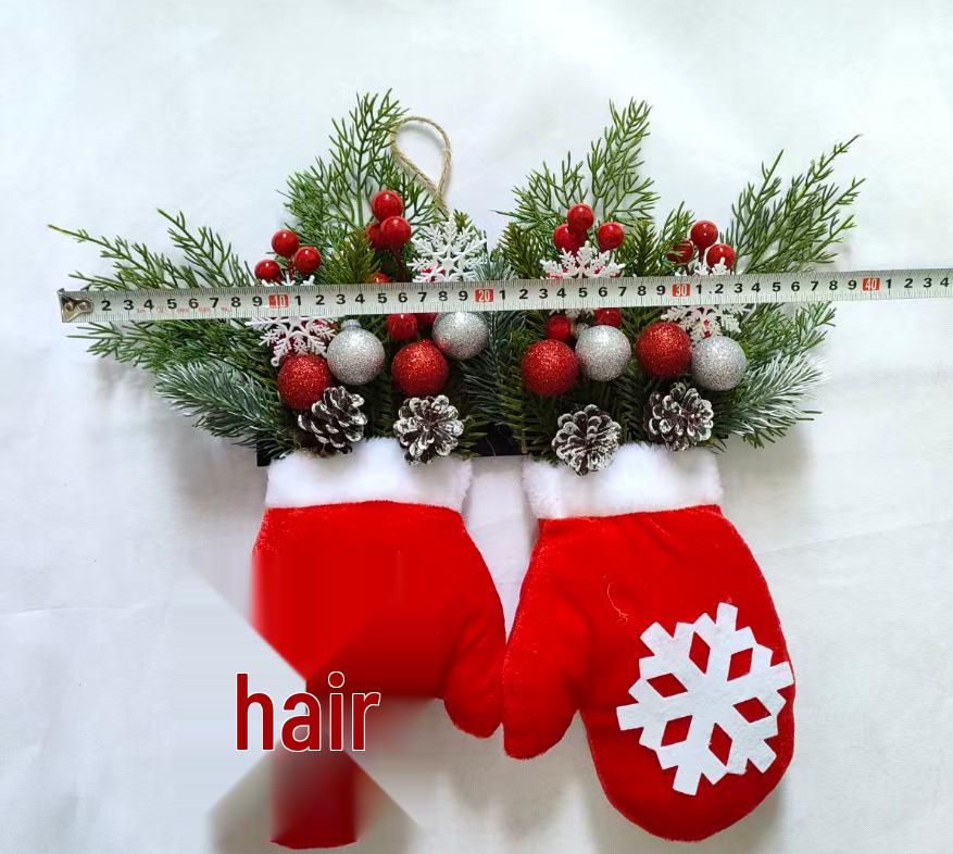 Twinkling Christmas Glove Wreath