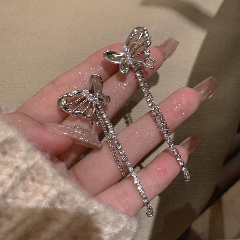 

Butterfly tassel stud earrings~ Zircon high-end French ins niche design earrings, and a two-wear earring is hung behind.