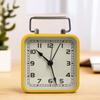 Metall quadratischer kleiner Wecker Kinder Schreibtisch Stille Uhr Student Nachttisch Schlummer Leuchtet im Dunkeln Quarz Tischuhr
