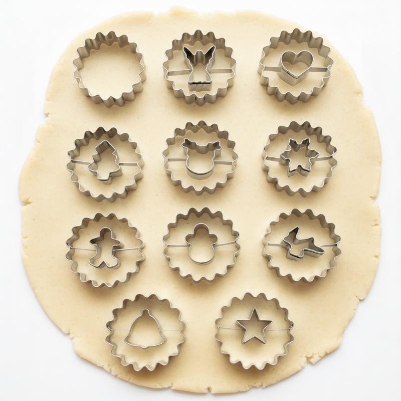 Stainless Steel Christmas Cookie Cutter Gingerbread Man Snowflake Star Shape Biscuit Mold Diy Cake Pastry Baking Making Tools