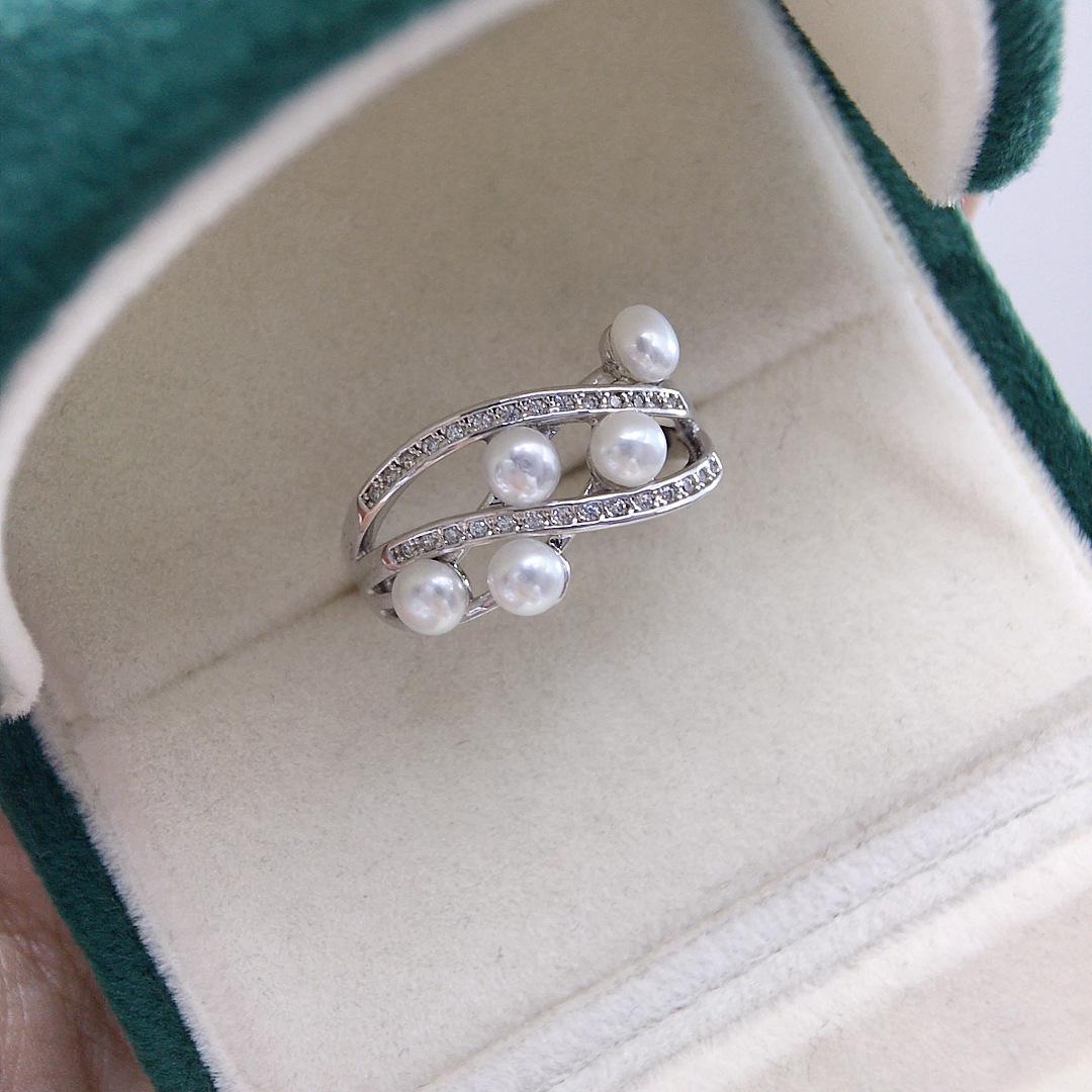 

Light Luxury Multi-Freshwater Pearl Wide Band Ring - Exquisite Fashion Hand Jewelry білий