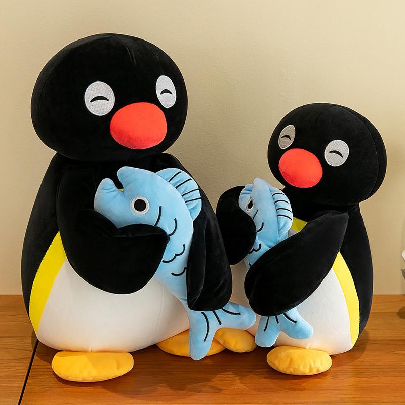 Pingu Holder en Fisk Plysjdukke Søt Tegneserie Jente Barn Bursdagsferiegave