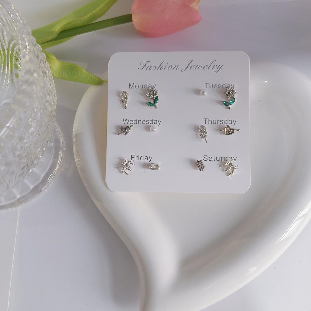 Niche Versatile Exquisite Small Butterfly Flower Geometric Suit Stud Earrings Female Tide Temperament Simple Daily Commute