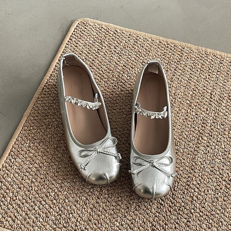 Spring and summer pearl one-word strap single shoes 2026 new French retro temperament bow Mary Jane shoes women