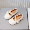 Nuove scarpe da principessa in pelle per ragazze, eleganti, versatili, morbide, alla moda, in pizzo, con fiocco, perline, per bambini, da sposa, slip-on, Mary Jane