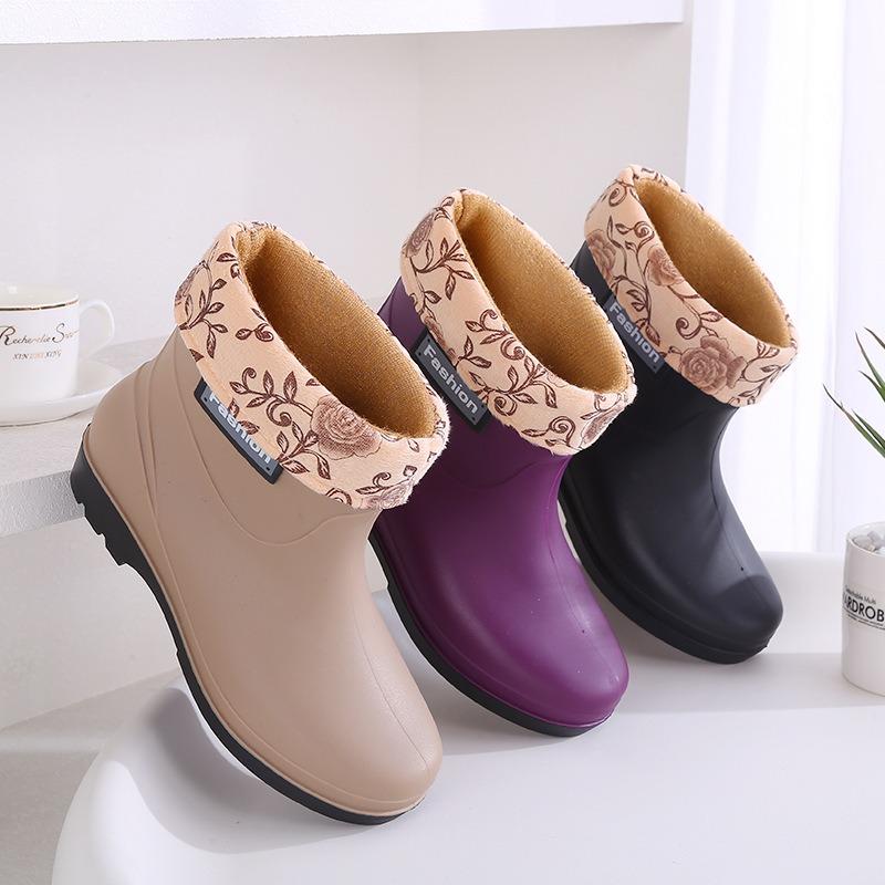 Fashion velvet rain boots rain shoes women's winter short waterproof shoes kitchen non-slip quick-drying car wash rubber shoes