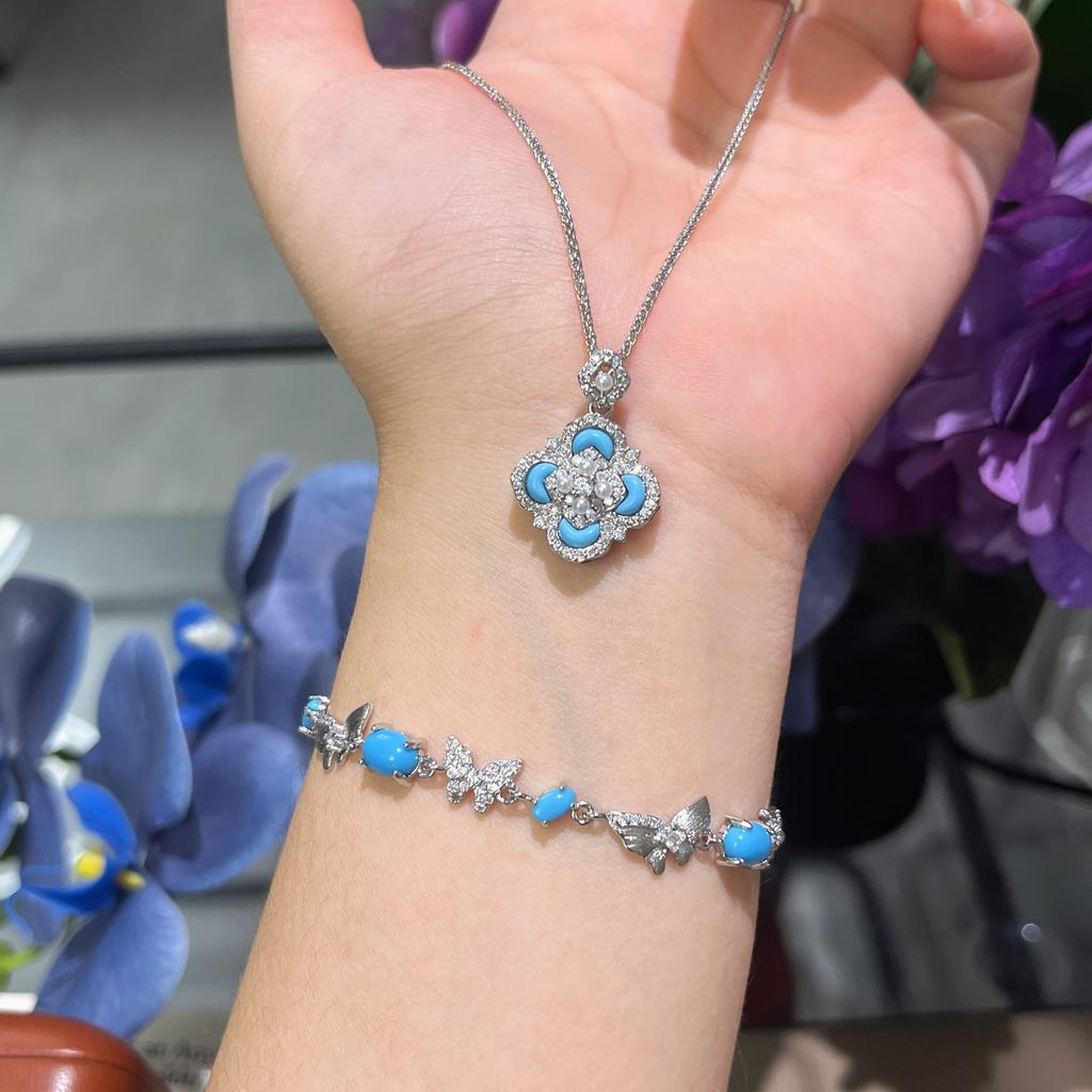 Leichter Luxus Retro Hofstil Perlmutt Vierblättriges Kleeblatt Blume Halskette Ohrstecker High-End Schmuckset