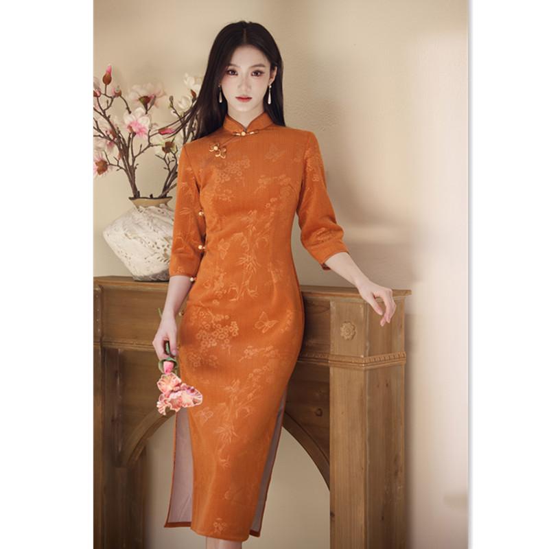 Retro Chinese Style Brocade Velvet Jacquard Long Seven-quarter-sleeved Cheongsam 1011 Autumn New Improved Chinese Young Cheongsam
