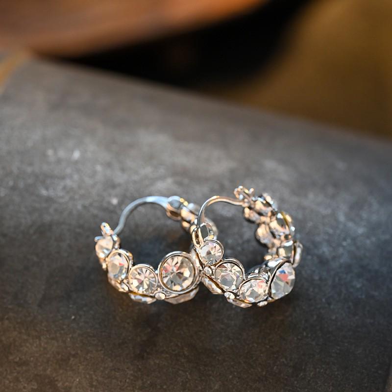 Silver Needle Geometric Heart Hoop Earrings - Retro & High-End Style for a Bold Look