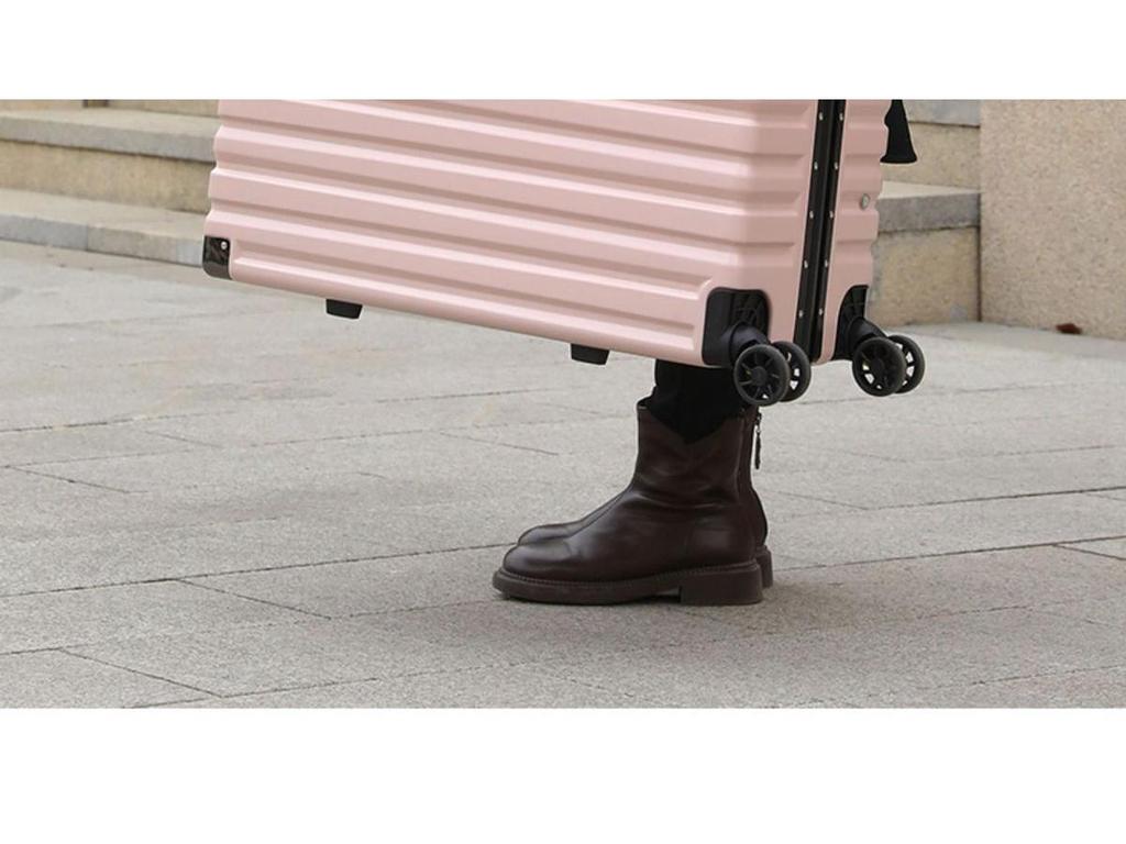 Durable Leather Carry-on Trolley with Combination Lock for Students and Men