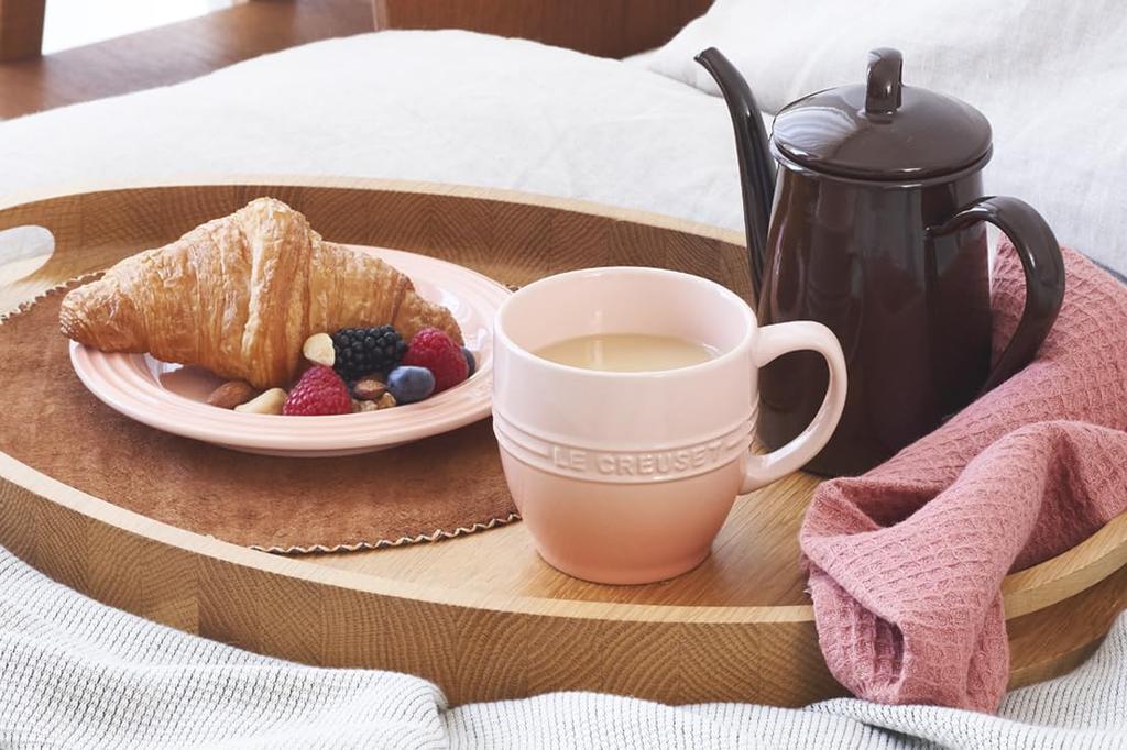 LE CREUSET Legend Plate, 18cm, Peche, Heat and Cold Resistant, Microwave, Oven, and Dishwasher Safe, Oven Dish, Bakeware [Official Japanese Product]
