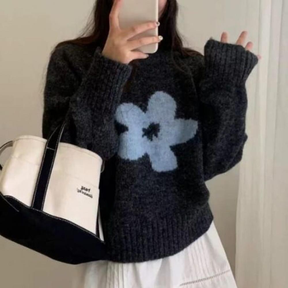 Navava Long Sleeve Knit Sweater With Warm Flower Point Round Neck Nk3431