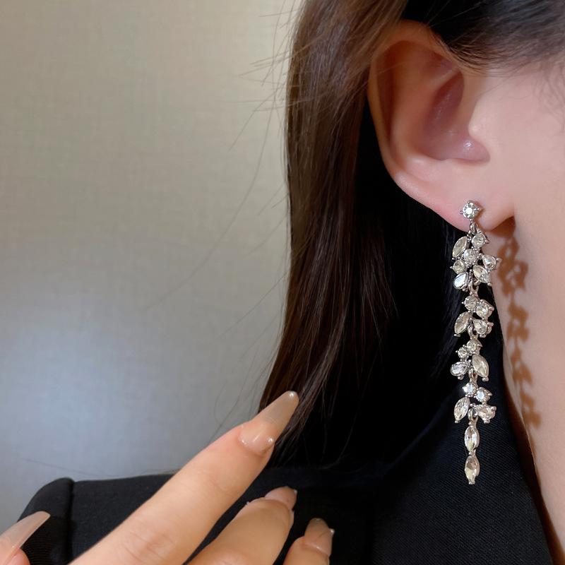 Elegant Tassel Leaf Earrings: High-End Sparkling Dangle Jewelry for Women, 2025