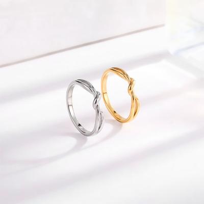 Anillo de Nudo Moderno de Acero de Titanio Accesorio Elegante para Mujeres y Hombres Joyería de Moda