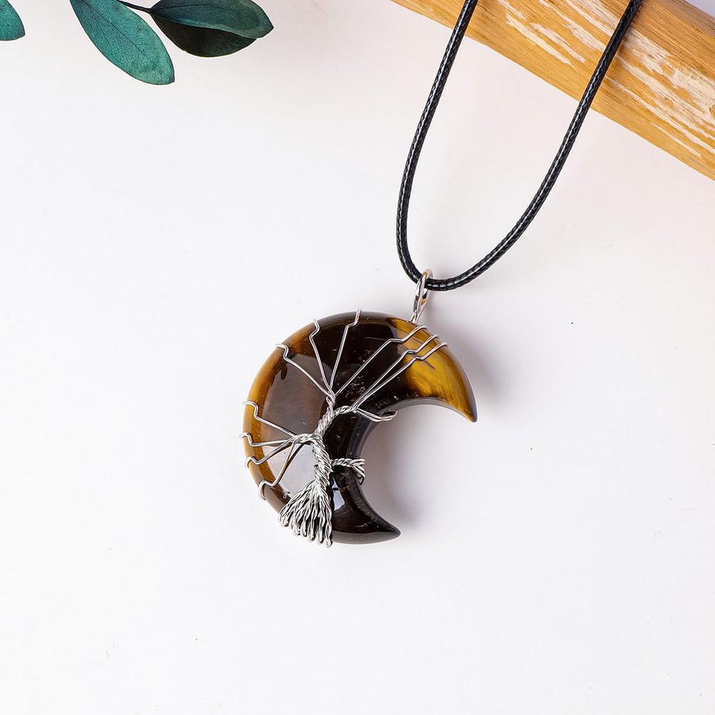 Natural Healing Energy Polished Crystal Moon Shape with Metal Pendant Pendant Ornament Feng Shui Gifts