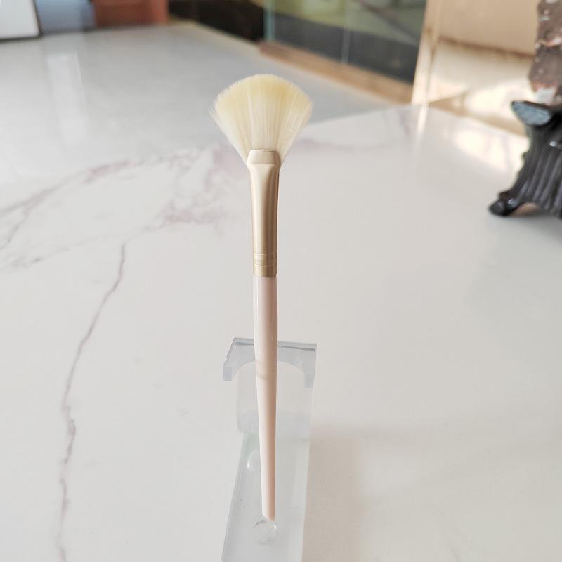 Brush Acid Skin Management Brush Highlight Brush Fan Brush Flat Small One Highlight Brush Soft-bristled Flash Powder Blush Brush