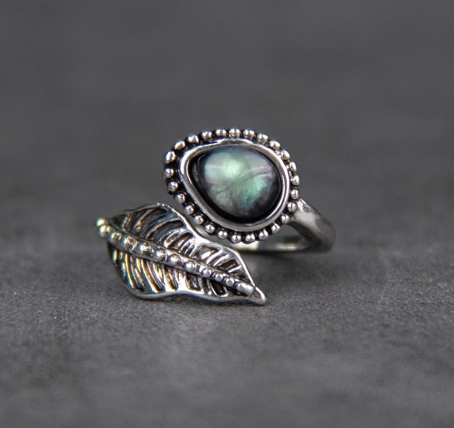 

Vintage Moonstone Leaf Ring Creative Nature Inspired Band For Women Elegant Jewelry Gift серебряный