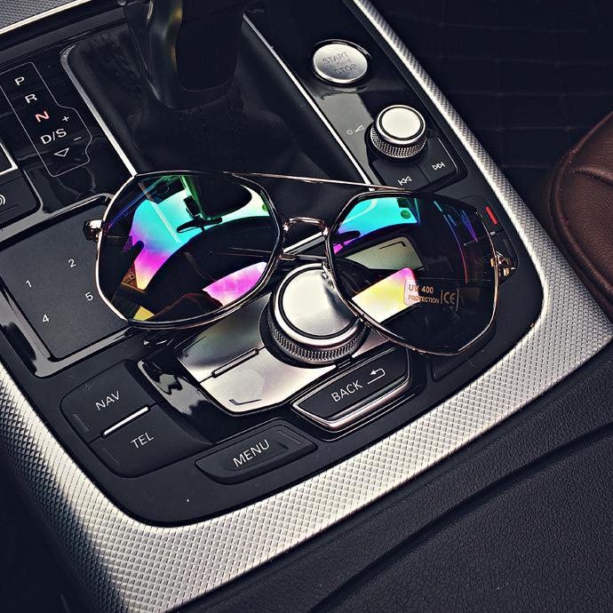 

UV Protected Lightweight Comfortable Durable High Quality High End Designer Style Alloy Metal Oval Shaped Male Sun Glasses As shown in the figu
