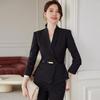 Completo da donna professionale