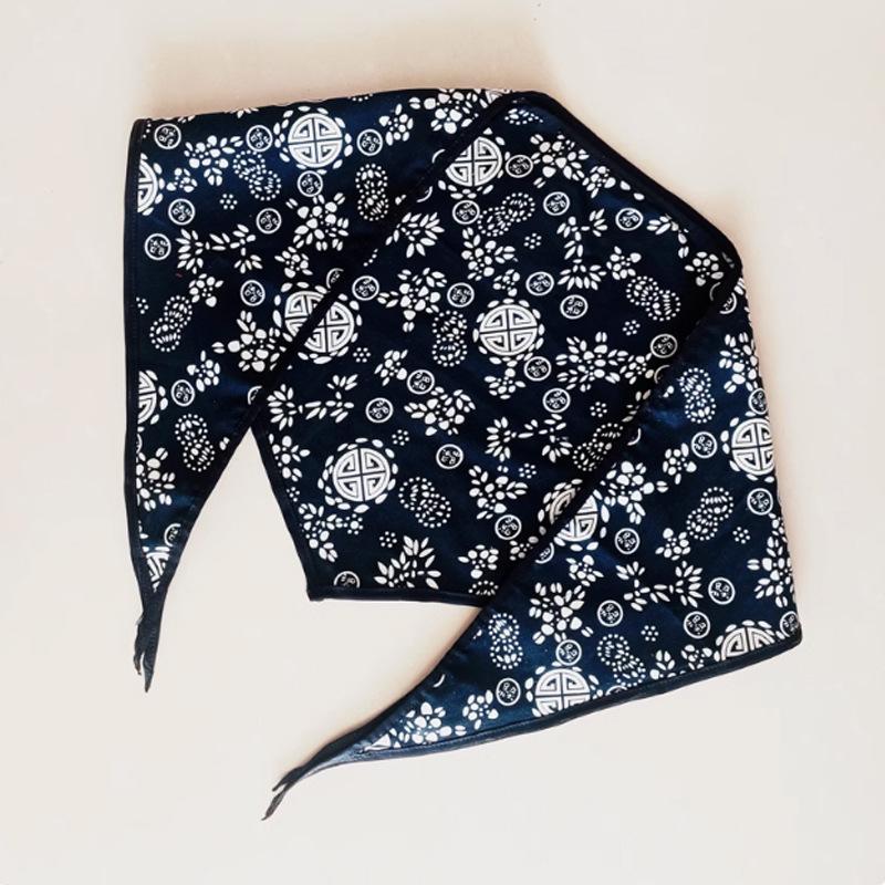 Nordöstliches ethnisches florales Bandana: Dreieckstuch für Errenzhuan Hip Hop-Aufführung