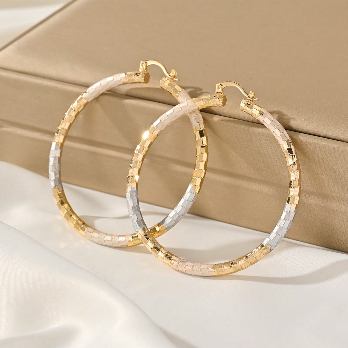 

Textured Metal Hoop Earrings one-size