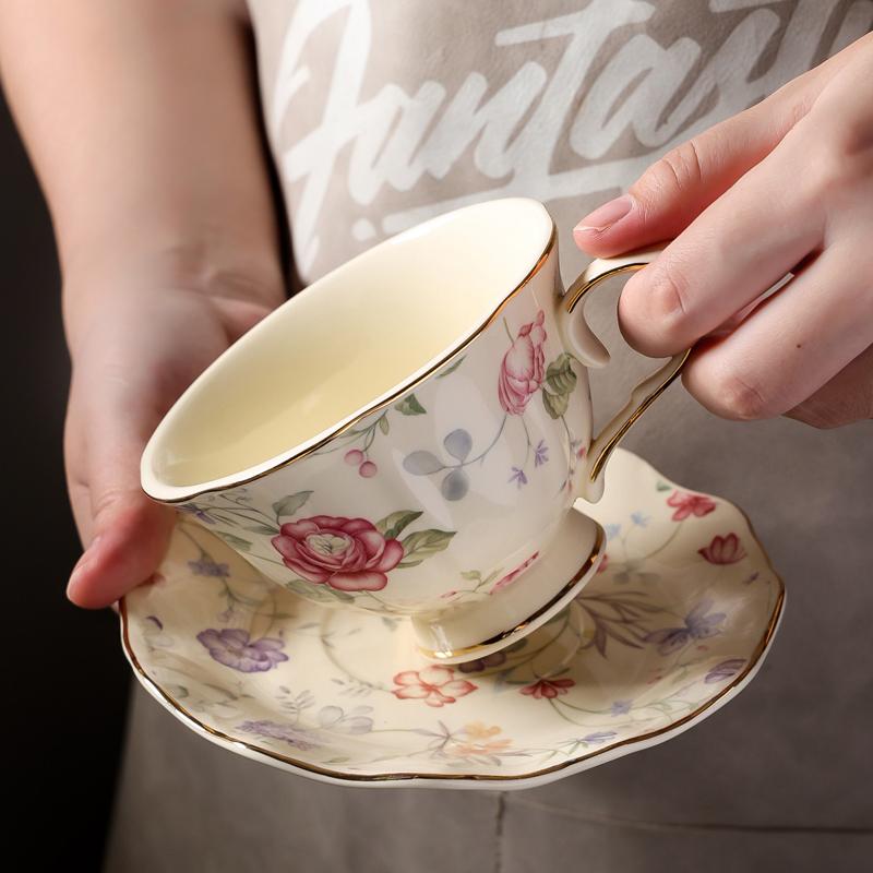 Large Tea Cup with Saucer 250ml Vintage Floral Ceramic Coffee Cup Rose Tea Cup Elegant Coffee Cup with Gold Trim