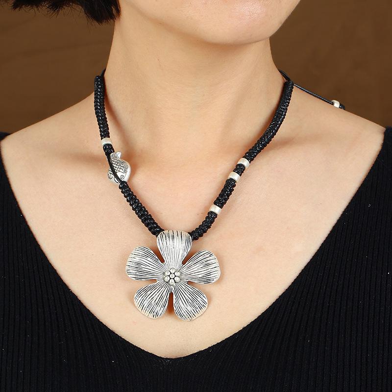 Retro imitation Thai silver short necklace femininity versatile collarbone chain flower fish handwoven jewelry