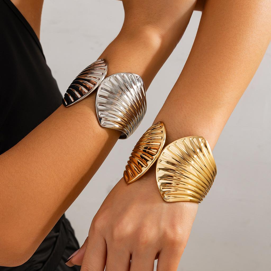 Bracelet Personalized Alloy Scallop Spring Open Bracelet, Exaggerated Shell-shaped Wide-sided Bracelet Jewelry