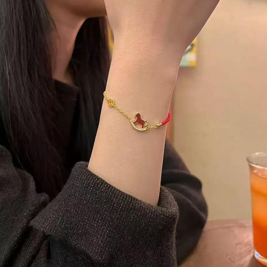 Vergoldetes Sternzeichen-Pferd Rotfaden-Armband zur Anziehung von Reichtum