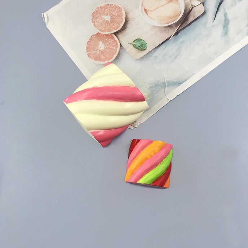 Silikonformen für große/kleine Marshmallows, Schokolade, Fondant, Gips, Kerzen und Ton.