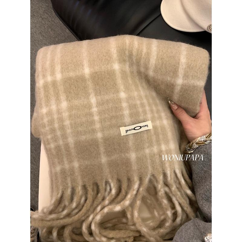 

Solid color Fringed Plush Scarf A Fashionable and Warm Scarf for Women s Winter Outdoor Cycling and Students Commuting 200*35cm