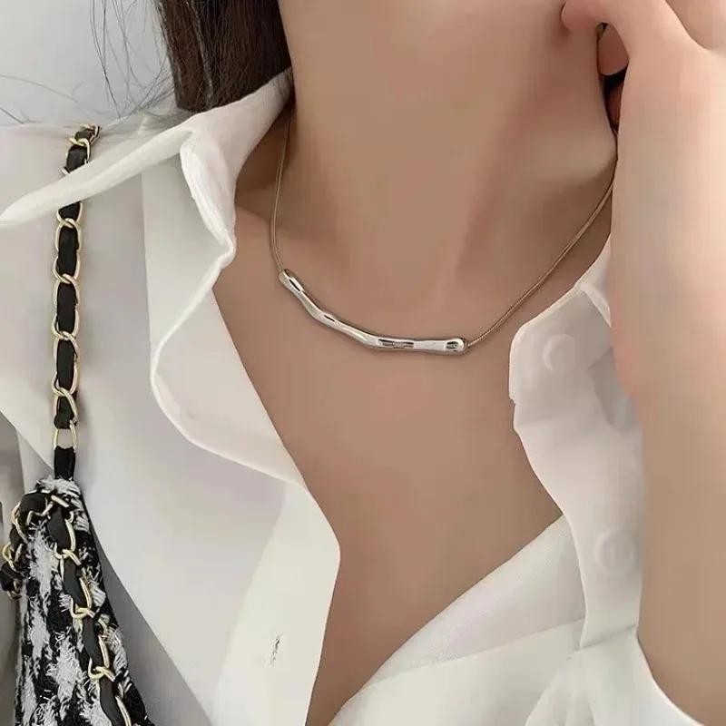 Fashion Metal Oval Pendant Necklace for Women Long Luxury Sweater Chain Charm Thin Chain Necklace Party Elegant Jewelry Gifts