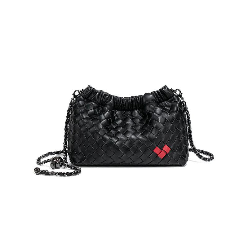 

New woven pleated cloud bag fashionable and casual versatile Xiaoxiangfeng oblique span bag niche design love shoulder bag