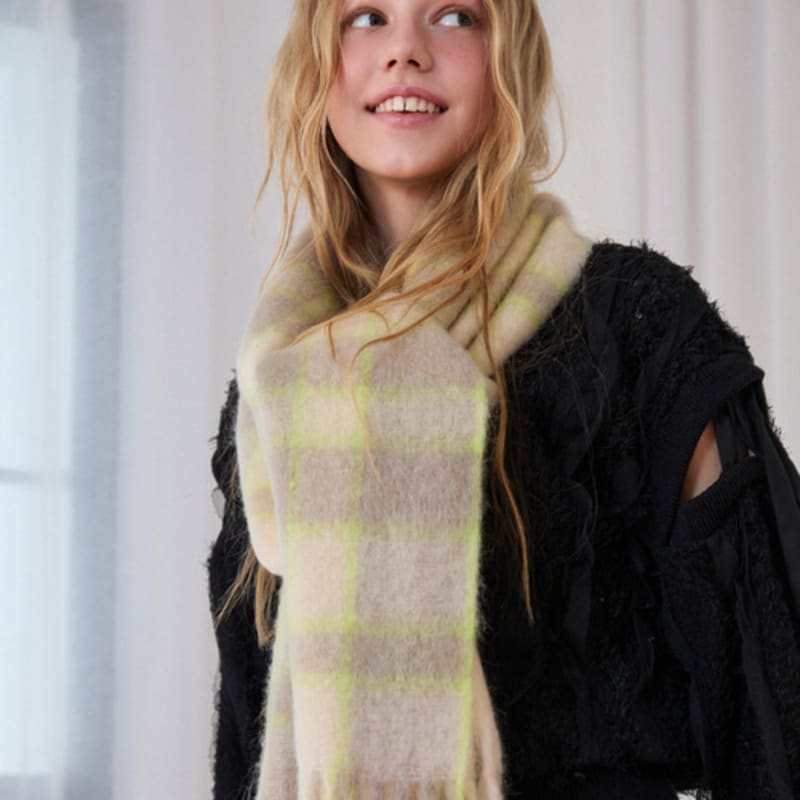 EGOIST [BLUE LABEL] Wool Blend Wide Check Muffler ER4OAM01