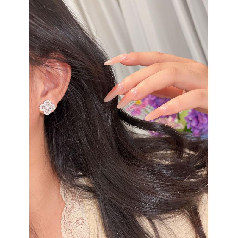 Celebrity Style Full Of Diamonds Four-Leaf Clover Stud Earrings, Women'S Light Luxury Niche Design, Advanced Sense Burst, Exquisite Small Fragrant